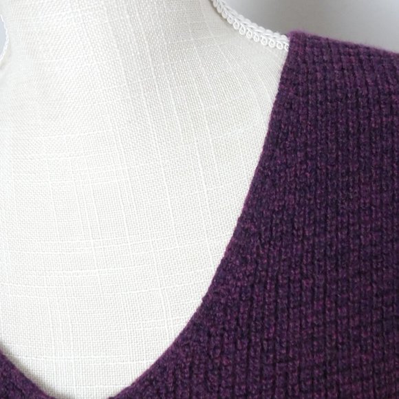 Artizia Wilfred Free 100% Wool Plum Purple Knit Sweater V Neck Medium - Picture 8 of 11